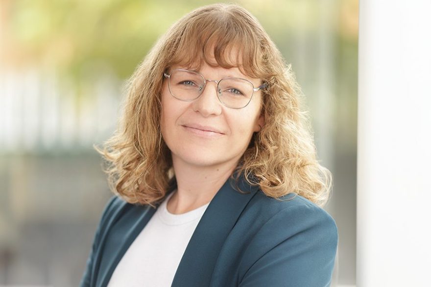 Christine Howland_900x600